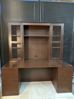 Executive Desk with Hutch