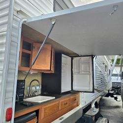Rv Travel Trailer Motor Home $9999