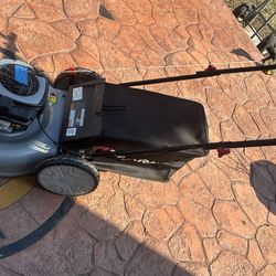 Murray21 in.​ 140 cc Briggs and Stratton Walk Behind Gas Push Lawn Mower with Height