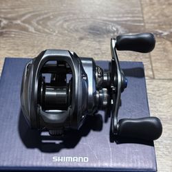 Shimano 23 SLX DC 70 Baitcasting Reel - JDM Model