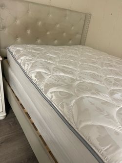 Full size mattress