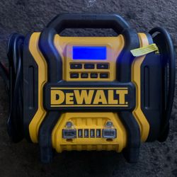 Dewalt Jump Starter / Air Compressor