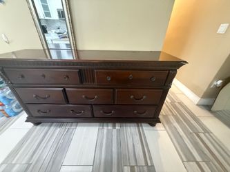 7 Drawer Dresser with Mirror