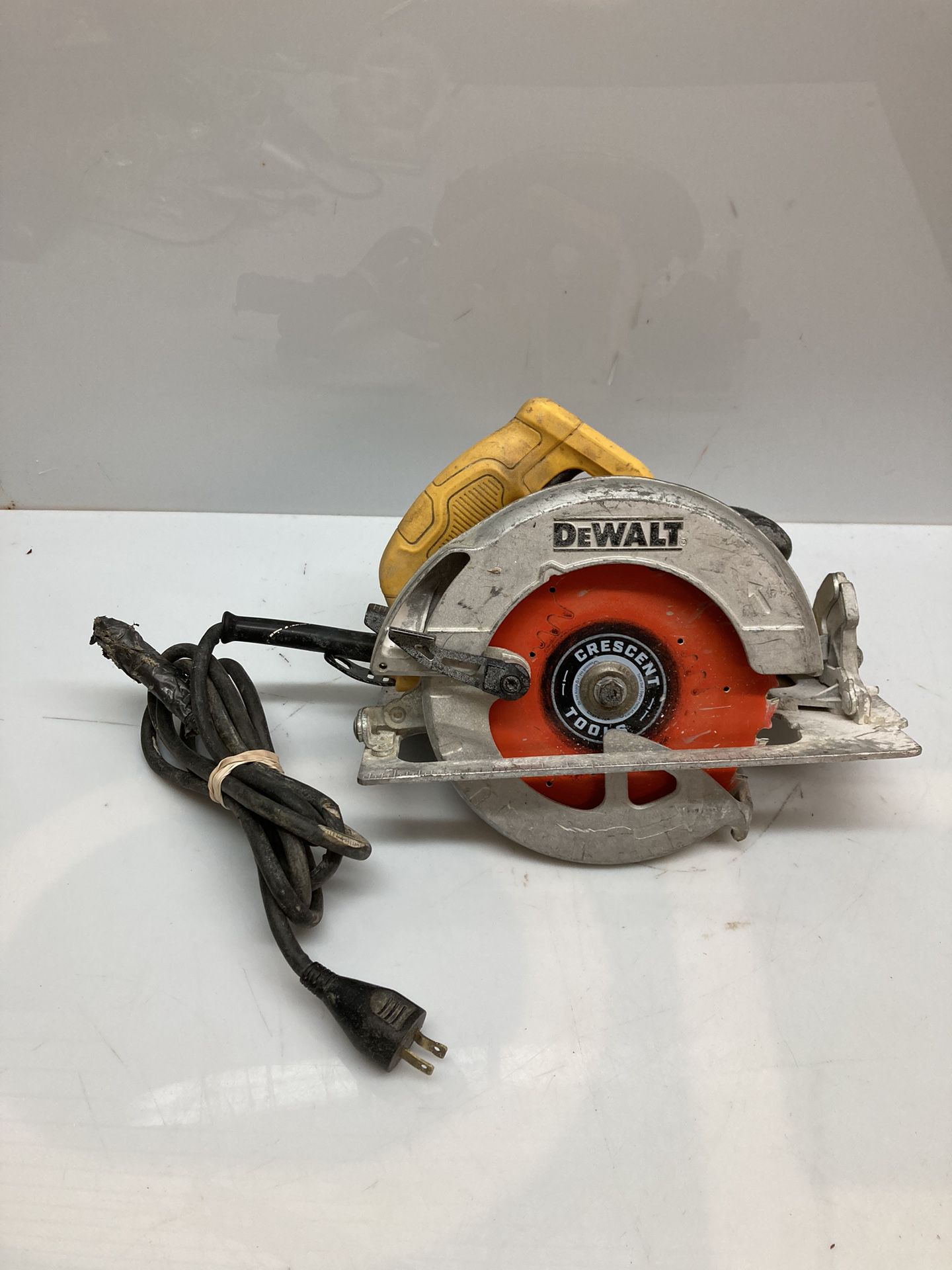 Dewalt DWE575 Corded Circular Saw 