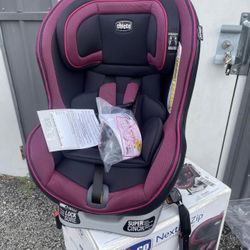 New Chicco Convertible Car Seat 