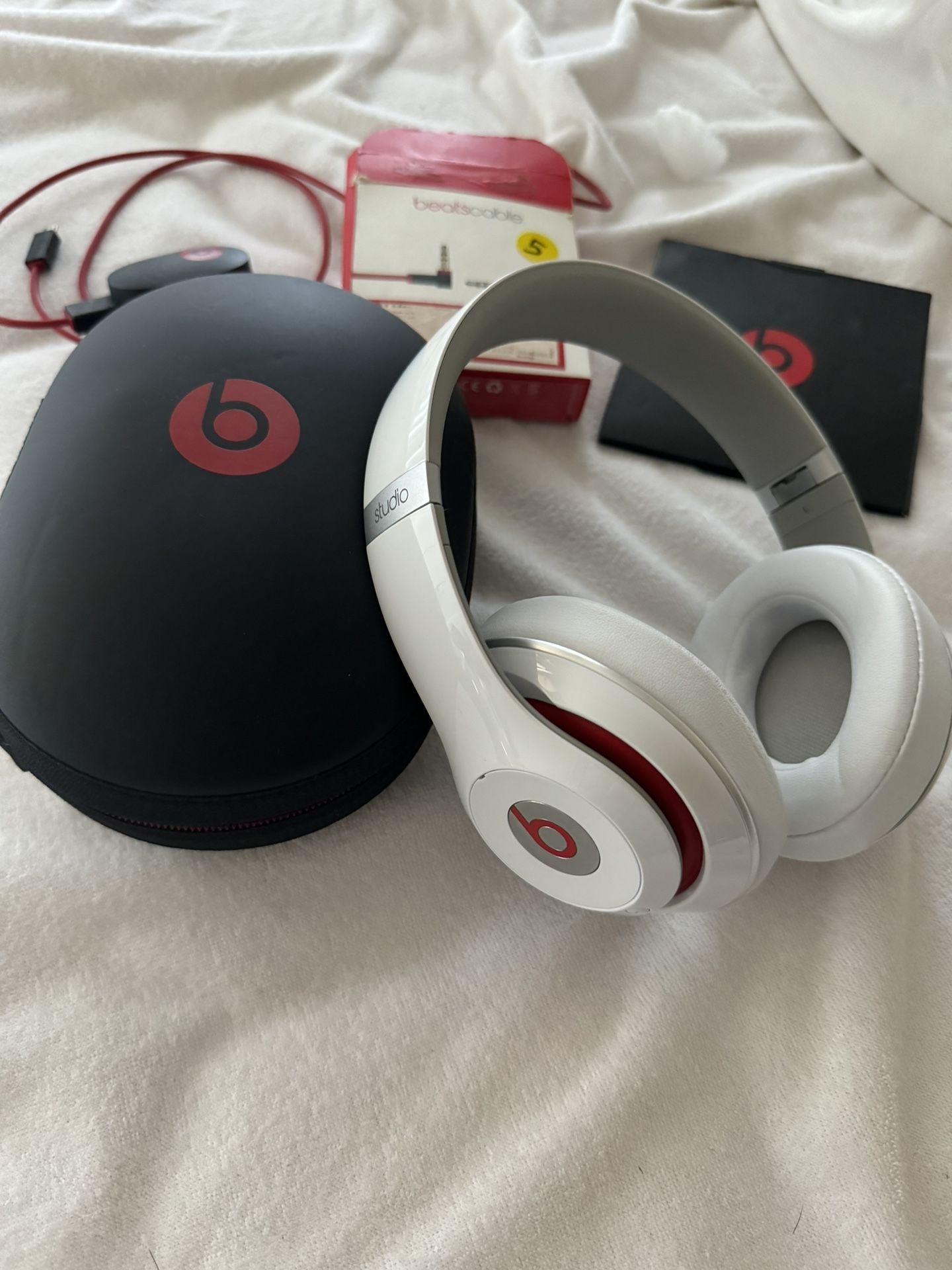 Beats Studio Wireless , White