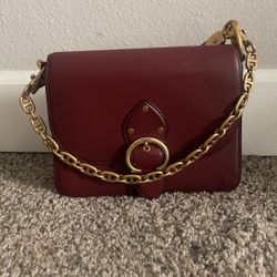 Elegant  Coach Bag – Timeless Luxury & Style