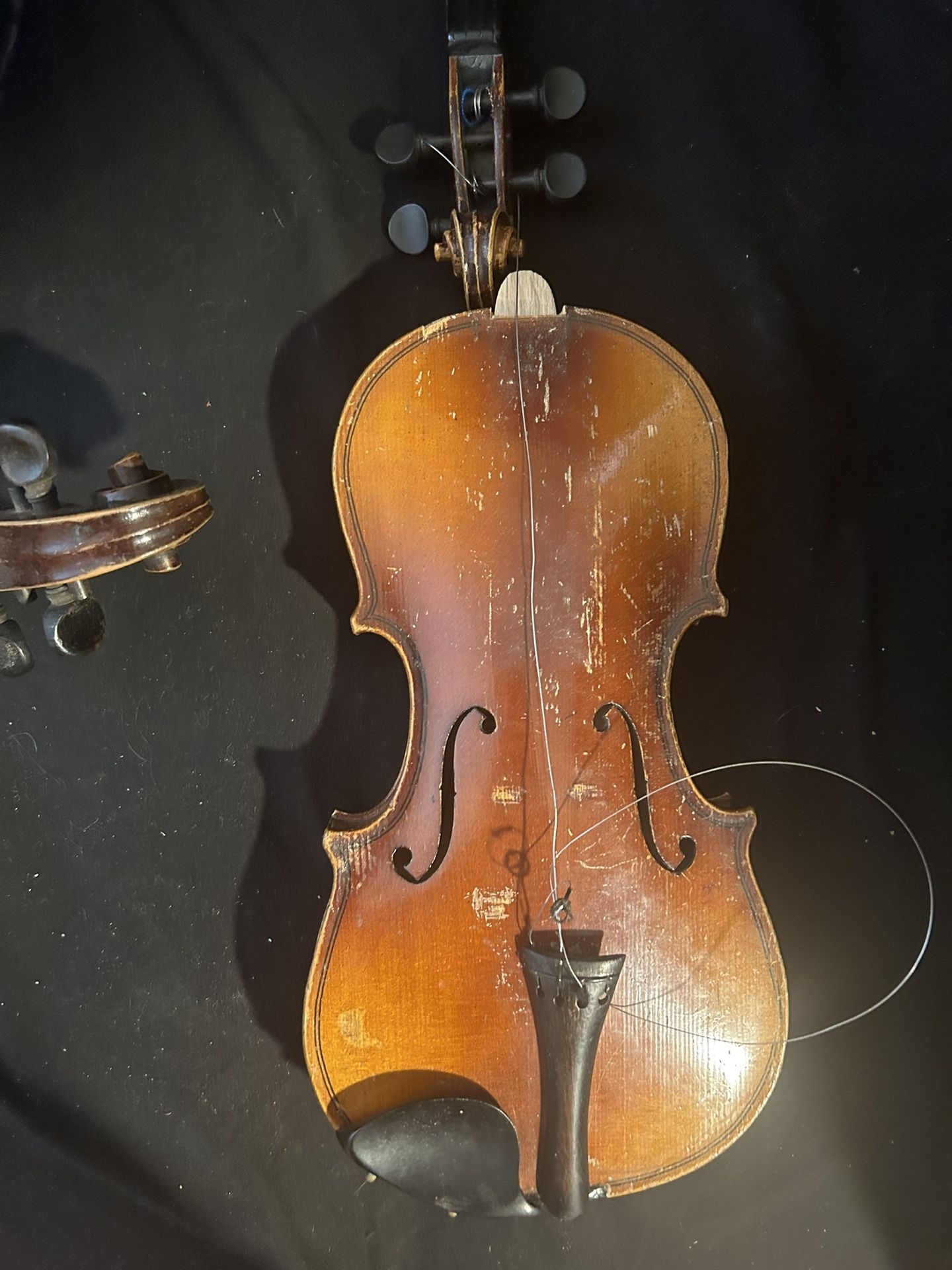 NEEDS NECK PLACED BACK ON THE VIOLIN NOT FULL SIZE