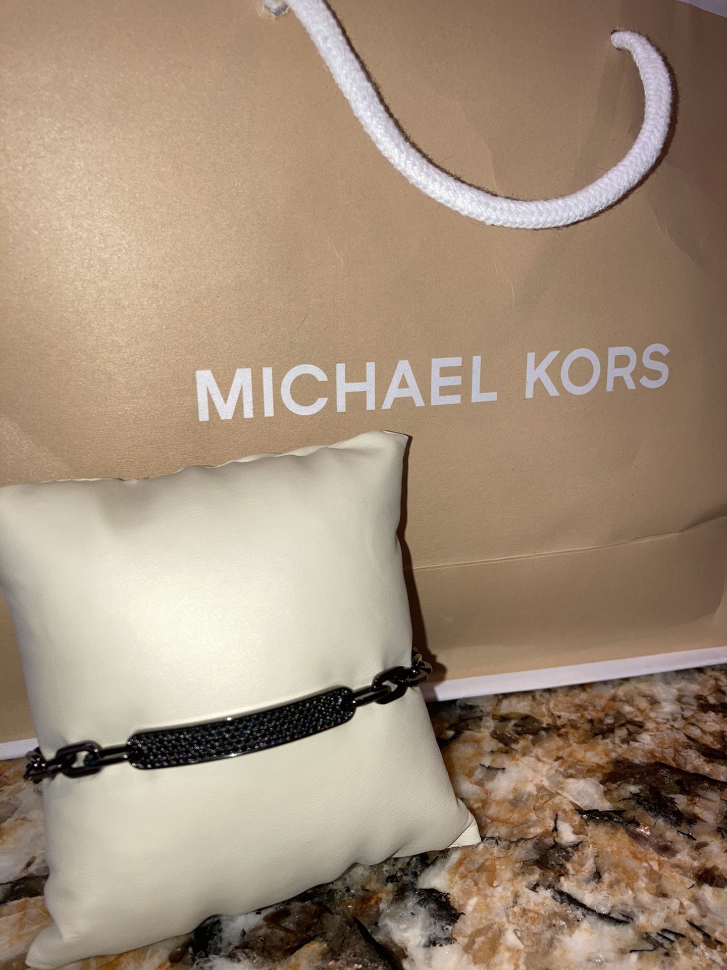MICHAEL KORS BRACELET NEW NEVER USED