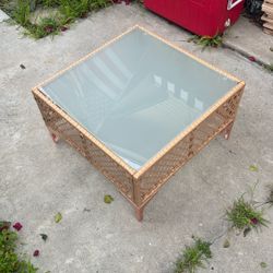 **Home Alliance** Wicker Style Table W/Obscured Tempered Glass 