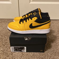 Air Jordan 1 Low (GS) Size 7Y