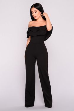 Women's Elegant Off-the-Shoulder Jumpsuit.