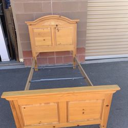 🌹TWIN SIZE BED  FRAME -SOLID WOOD🌹