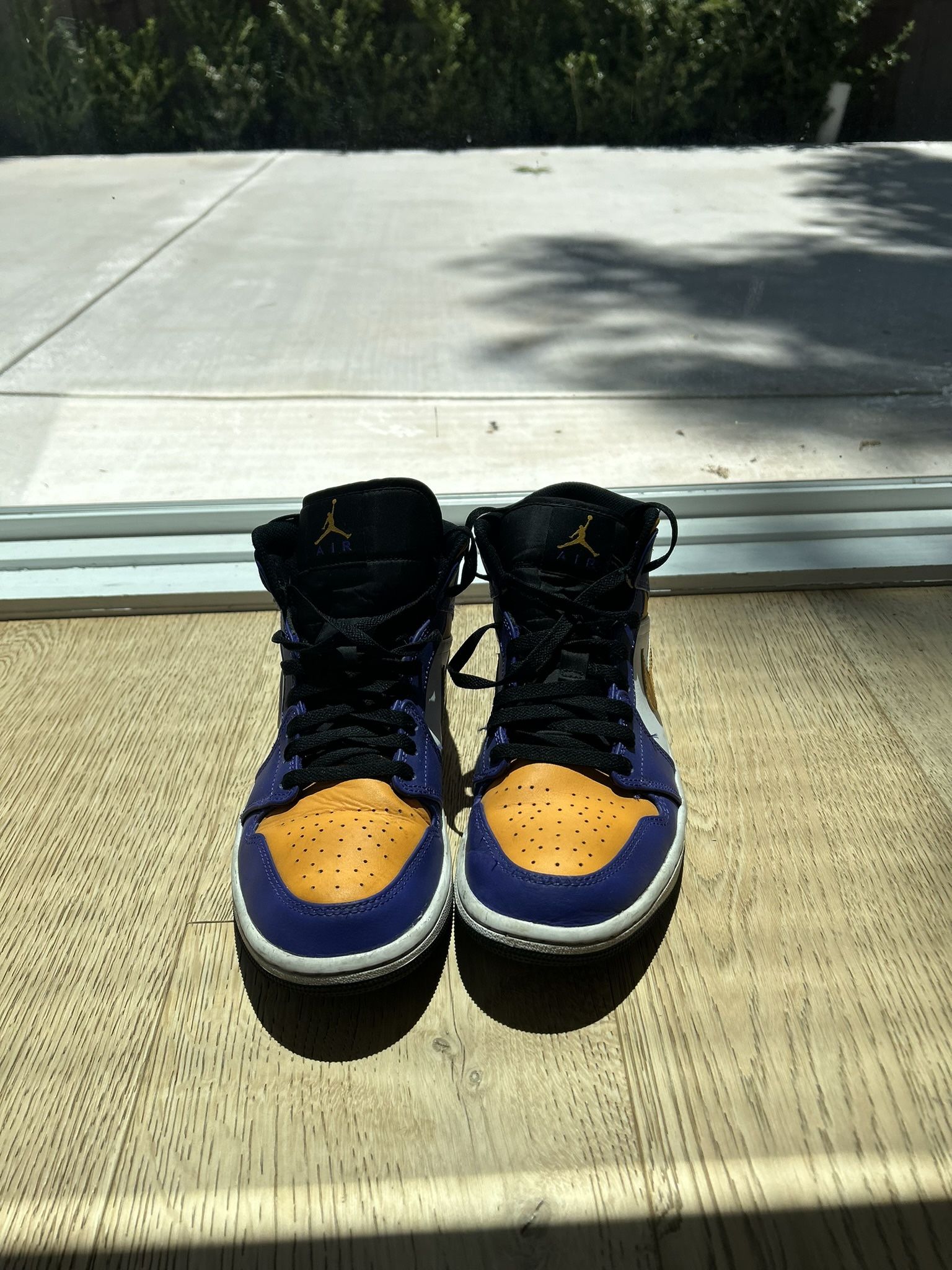 Jordan 1 Mid Lakers Size 8
