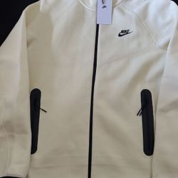 Nike Tech Fleece Hoodie (cream)