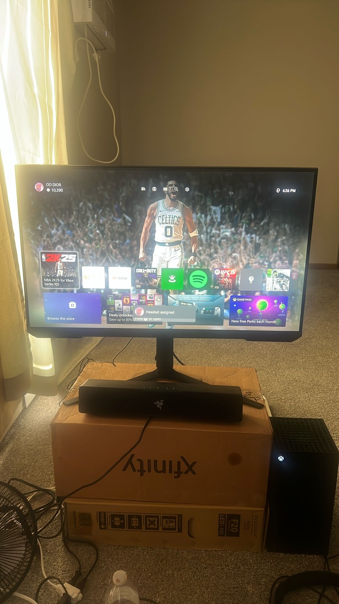 Samsung G5 And Razor Speaker