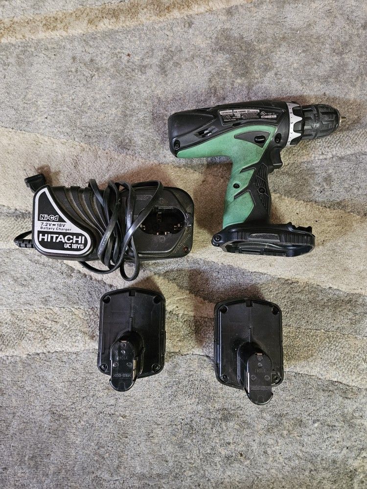 Hitachi DS14VDC Screw Gun With Batteries 