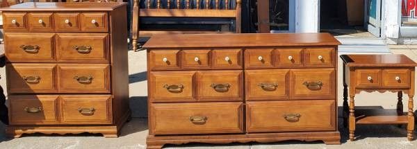 Mid Century Solid Maple Bedroom Set

