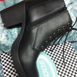 NEW WITH TAGS AND IT'S ORIGINAL BOX Women's Boots Size 10 By Soda Brand $45 Pickup at Country Club And Grant 