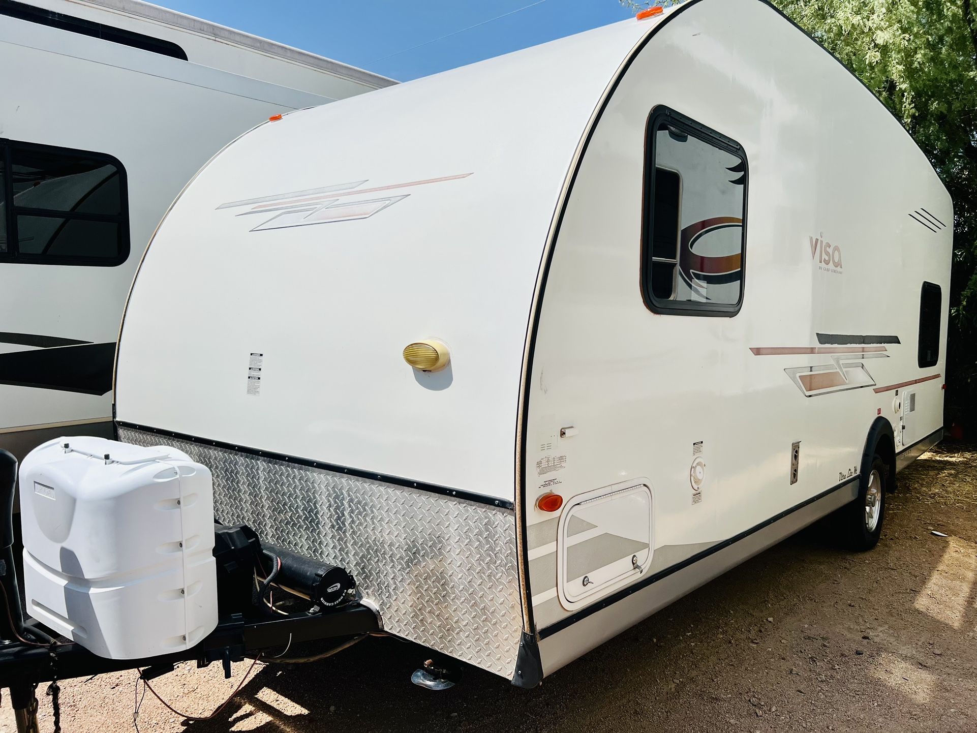 2011 Gulf Stream Visa 19RSD travel trailer