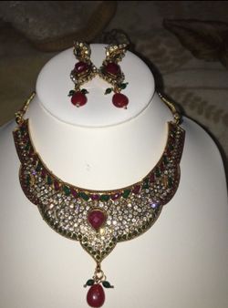Gold plated Kundan hand made necklace set brand new