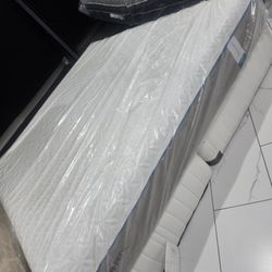 King Sizes Mattress And Box Spring Tempur-pedic 