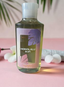Bath & Body Works Honolulu Sun Shower Gel 10 fl oz Aloe + Vitamin E New Sealed