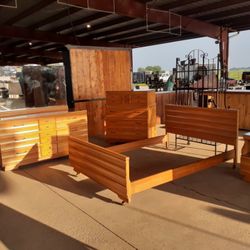 Kling Retro Bedroom Set