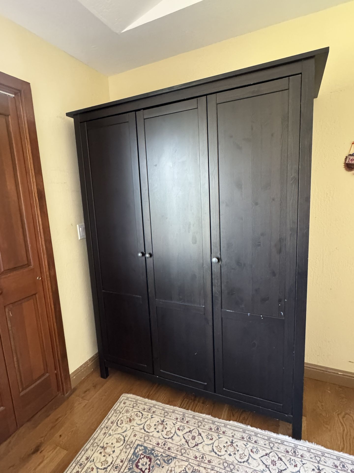Free IKEA Hemnes Wardrobe