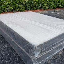 NEW QUEEN-SIZE MATTRESS & BOX SPRING - 2PC
