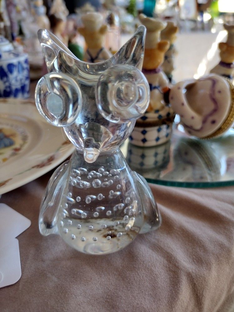 Owl Paperweight Figurine Clear Art Glass Controlled Bubbles