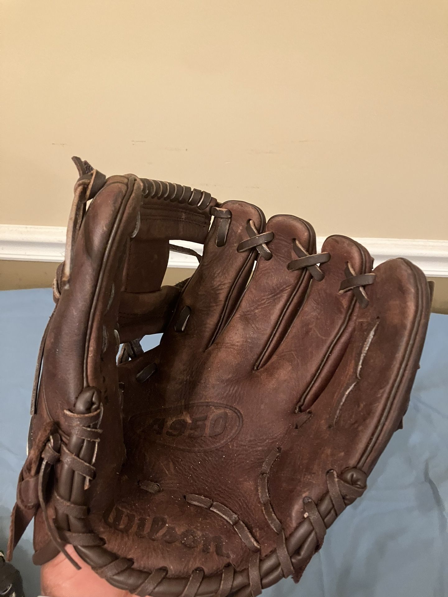 Wilson A950 Brown Baseball Glove