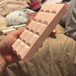 Sabrina Carpenter Perfume