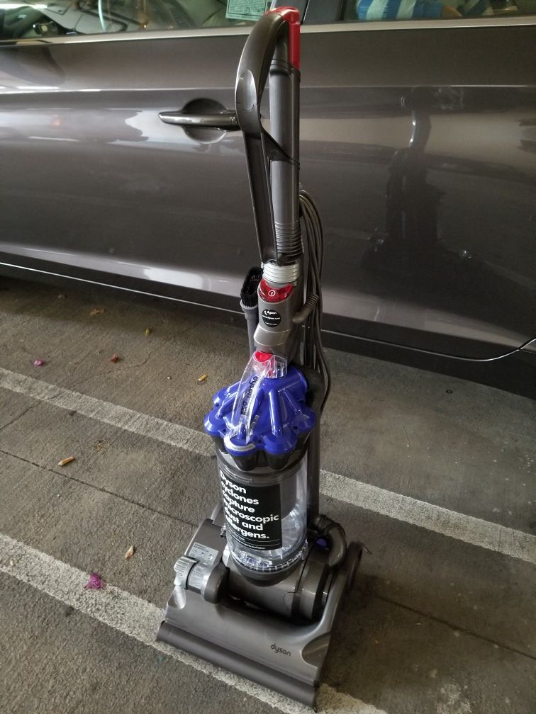 Like new Dyson DC 33