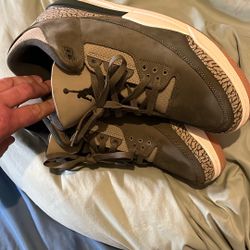 Jordan 3 family Affair Sz 13 m