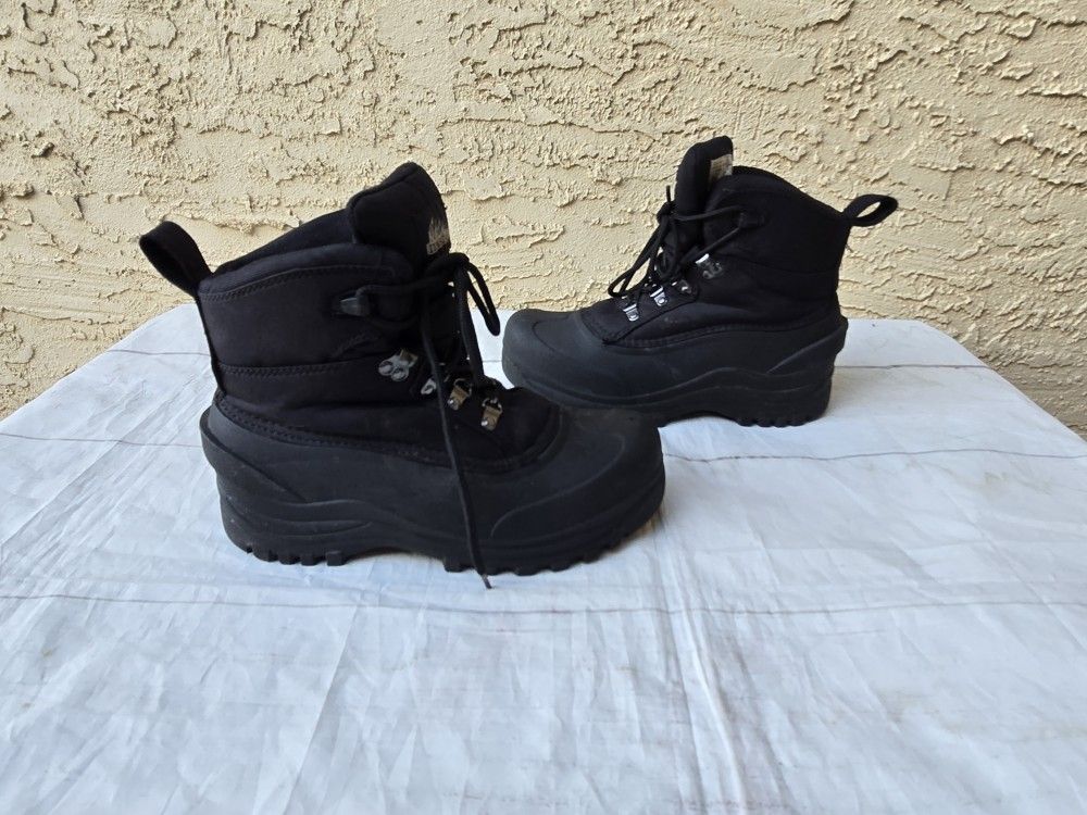Itasca Snow Boots Womens 9/Mens 7.5