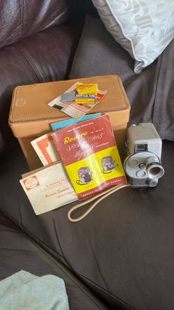 Antique, MOVIE CAMERA, REVERE EIGHT “B63”