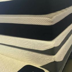Queen Luxury Memory Foam Mattress