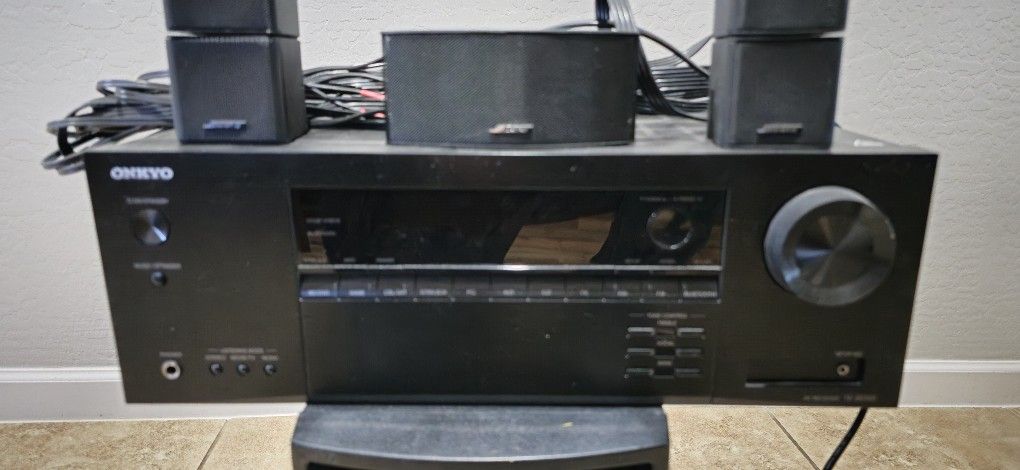 Onkyo Receiver With Bose Surround Sound Speakers