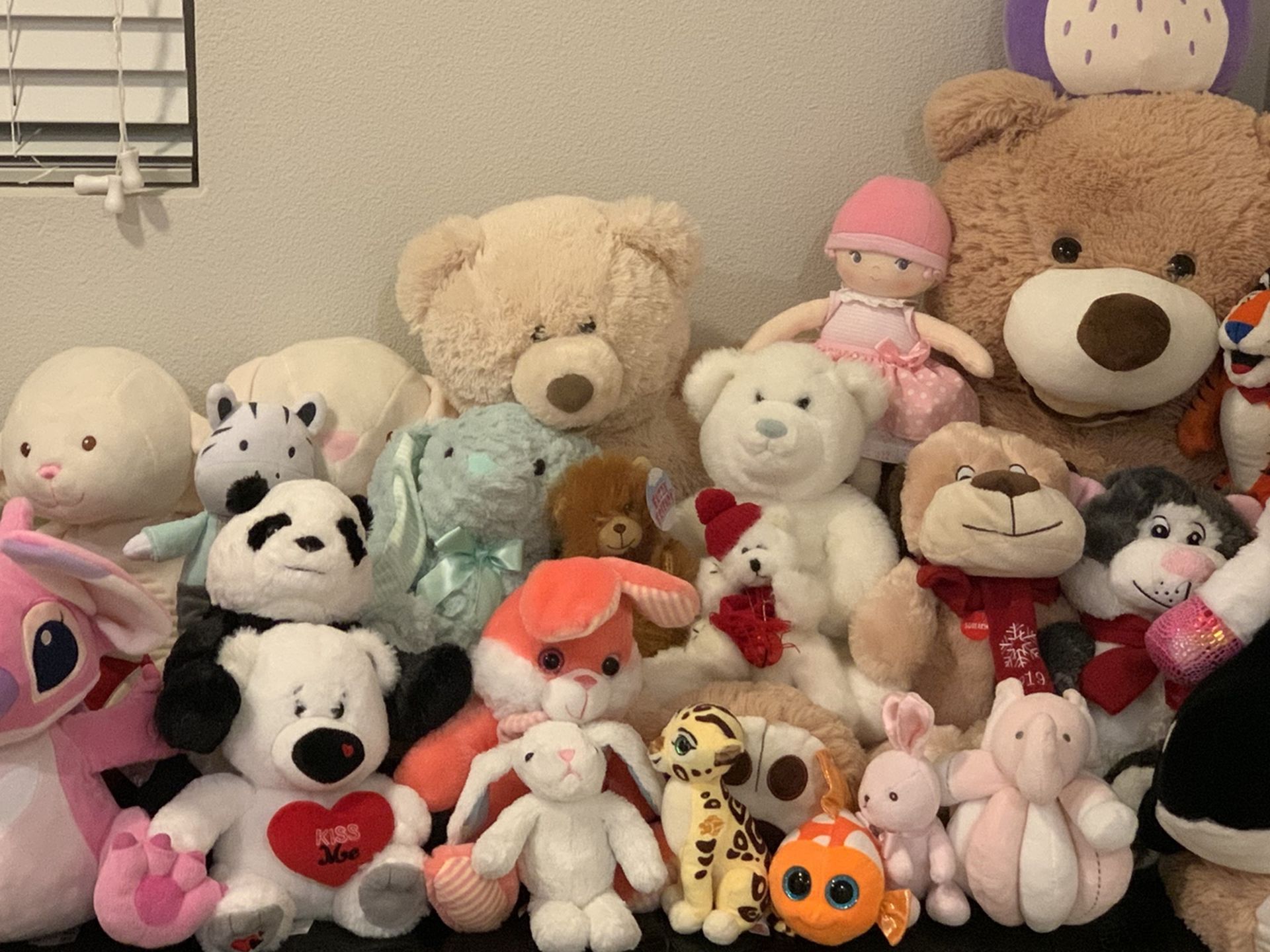 Stuffed Plushied Lot (Gresham )