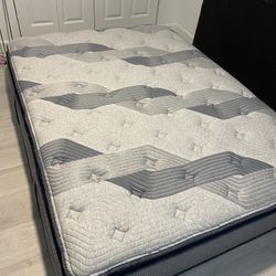 Serta Queen Mattress & Bed Frame 