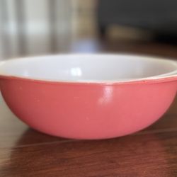 Vintage 1950's Flamingo Pink Pyrex #024 2Qt Round Casserole Dish