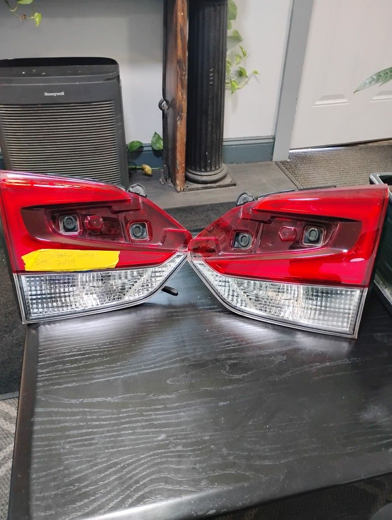 2019 Subaru Forester Left Or Right Tail Lights