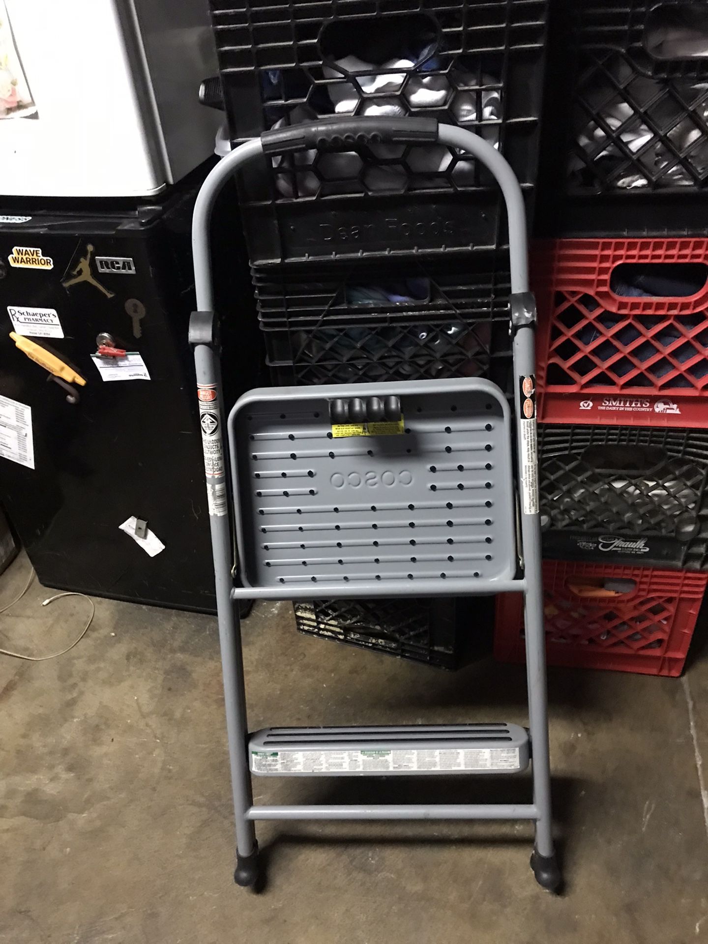 Three-step ladder like new