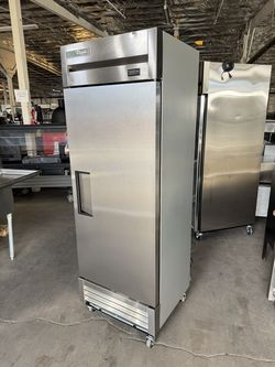 Commercial freezer