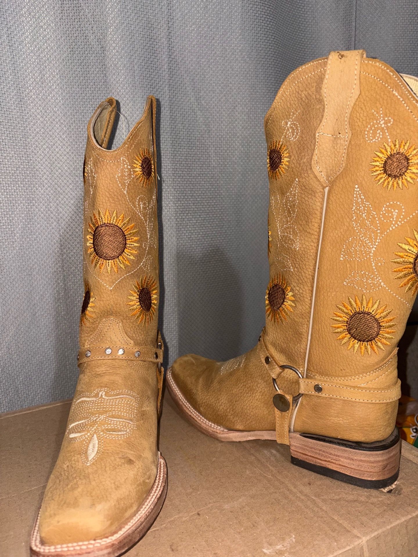 Brown flower boots women’s