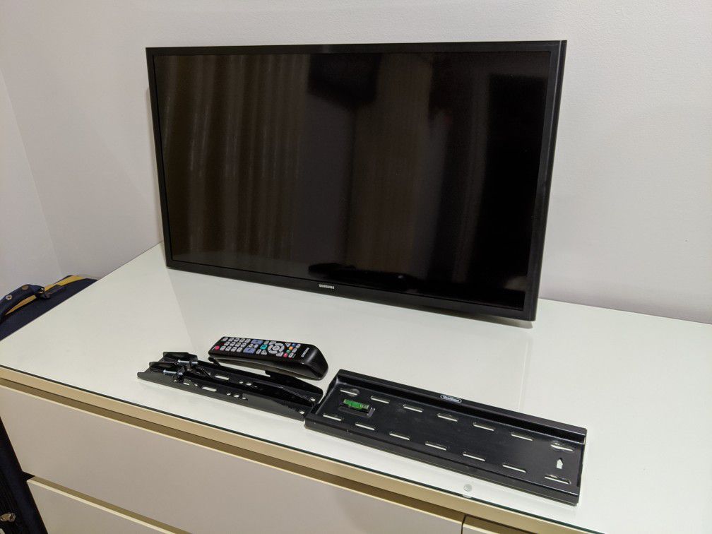 Samsung 32" LED Smart TV
