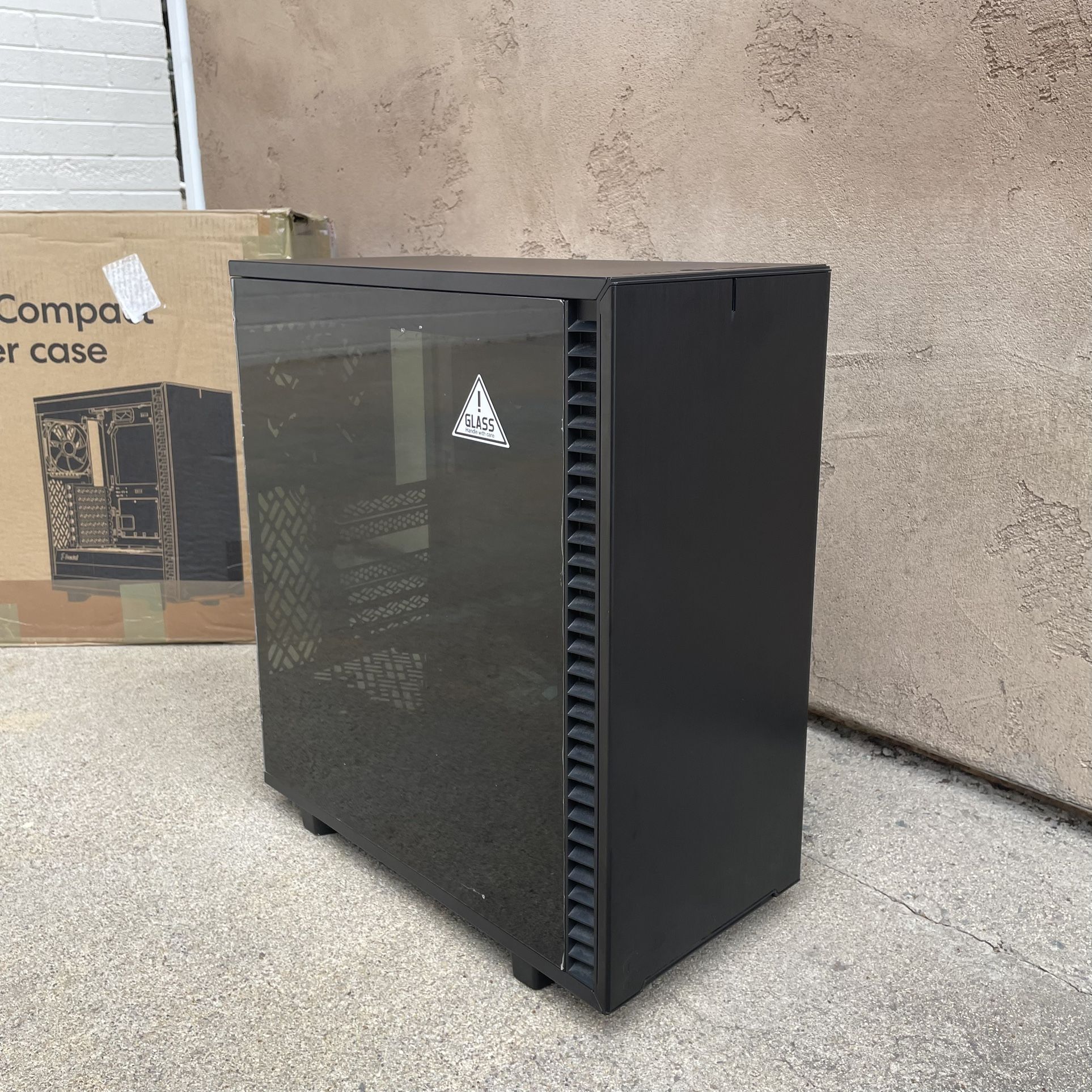 Fractal Define 7 Silent PC Case w/ Glass – Like New – $100