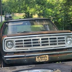 1970s DODGE D100 PICKUP 