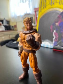 Marvel legends sabertooth